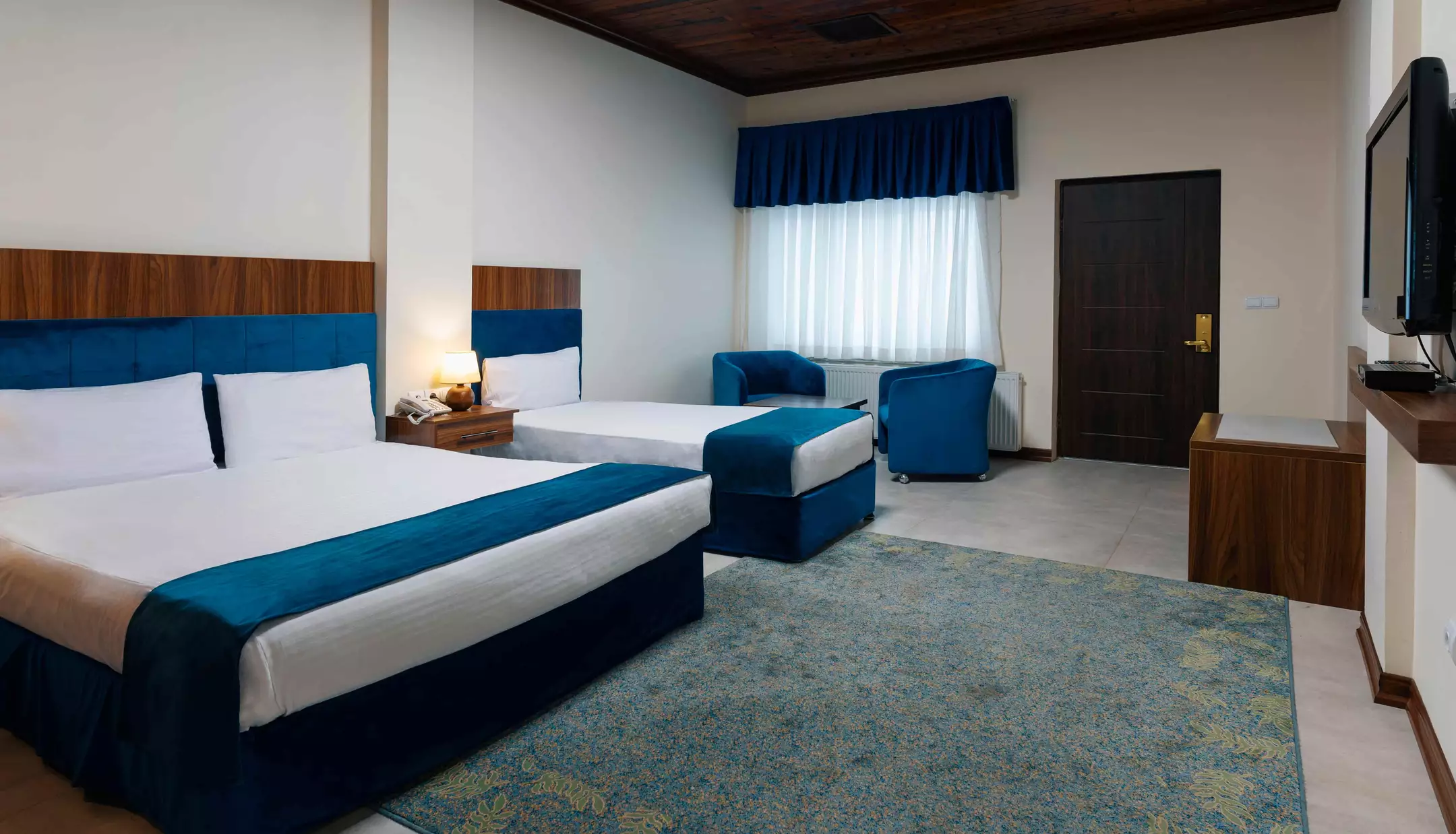 Alibaba https://cdn.alibaba.ir/ostorage/hotel-accommodation-images/695e2bd26b43e2b9afa3bc1c_سه تخته متل.webp